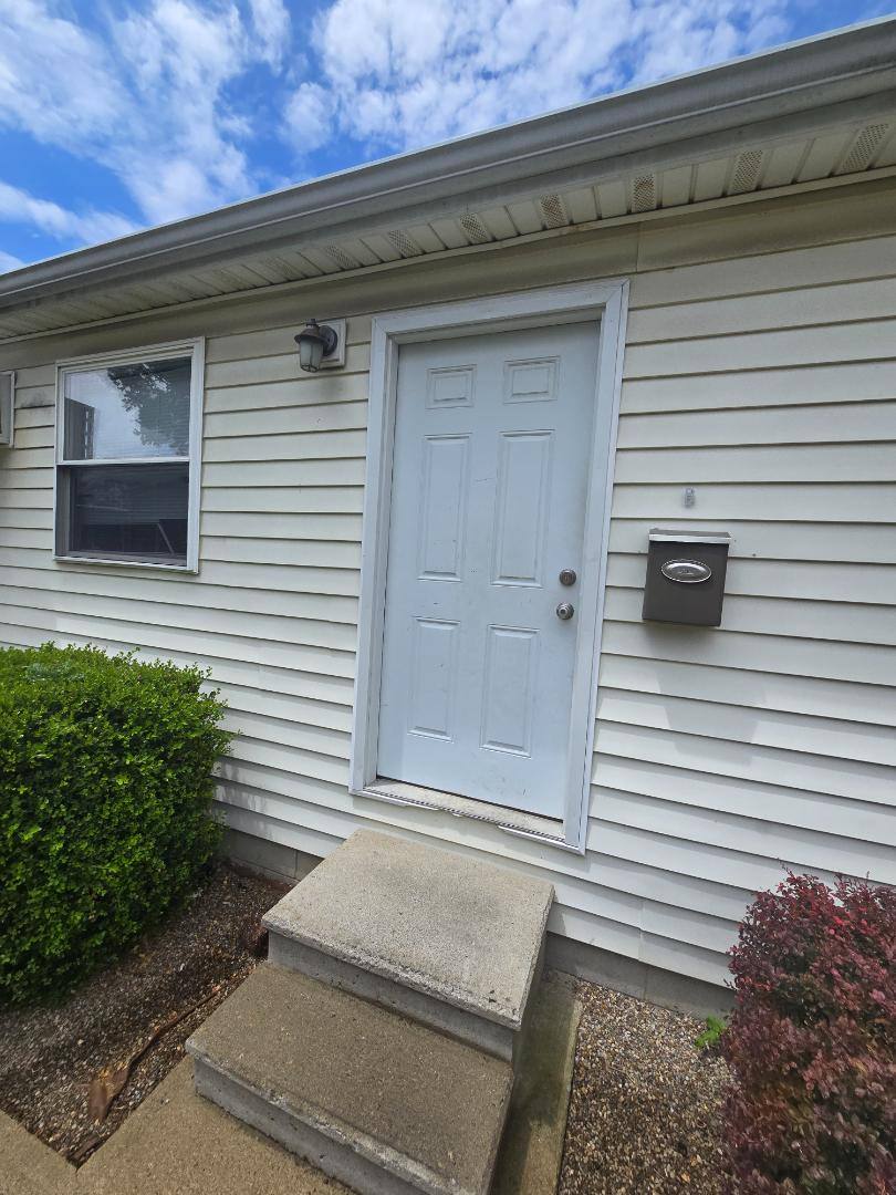 Apartment for rent at 815 W Sandusky St #B, Findlay, OH 45840