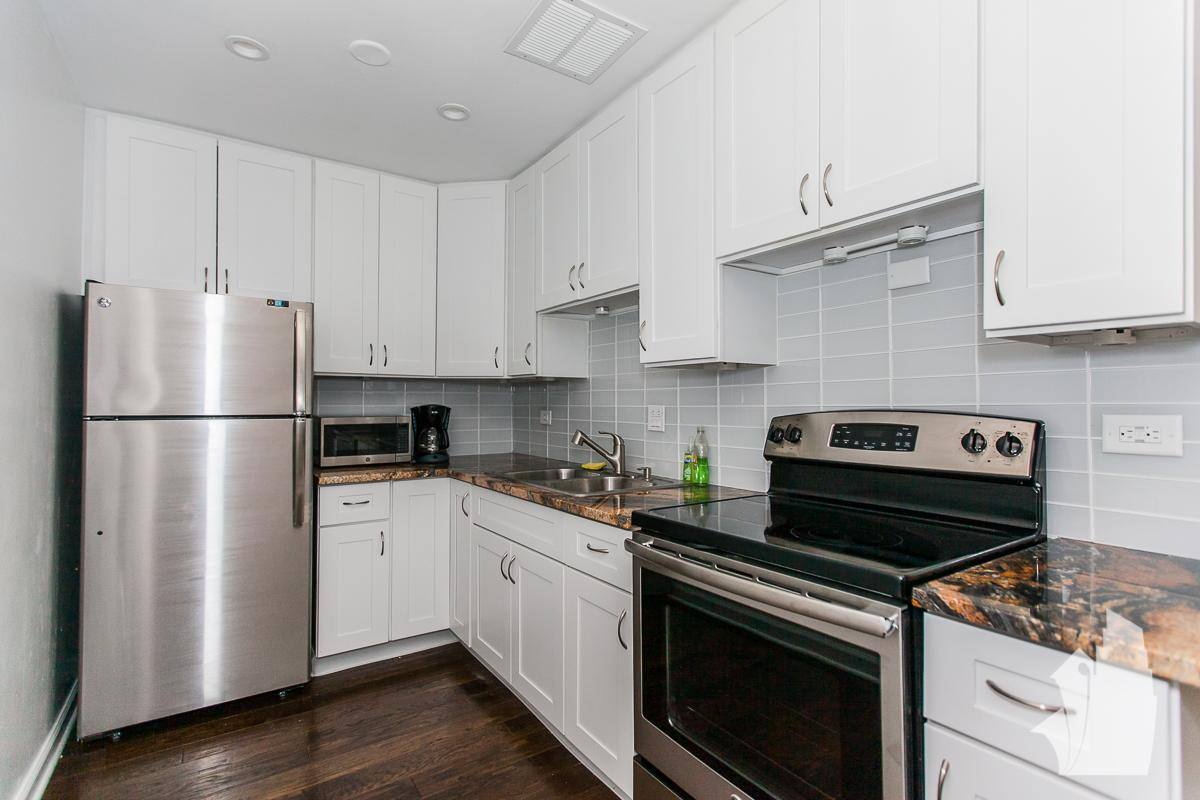 Apartment for rent at 619 Stratford #506, Chicago, IL 60657