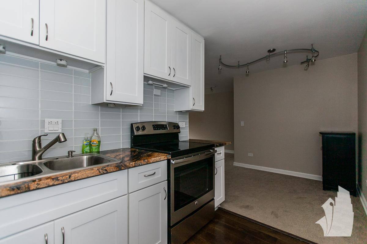 Apartment for rent at 619 Stratford #506, Chicago, IL 60657