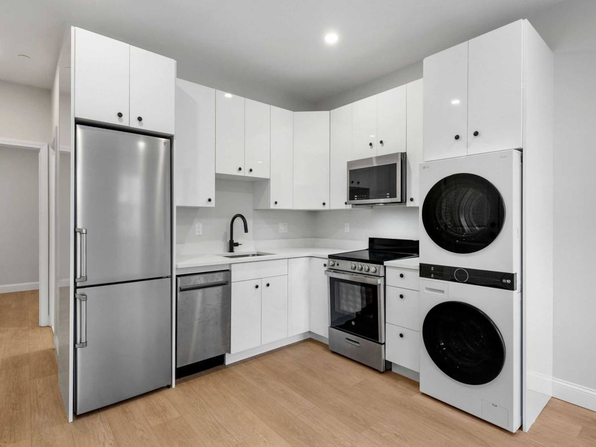 Apartment for rent at 176 Salem St, Boston, MA 02113