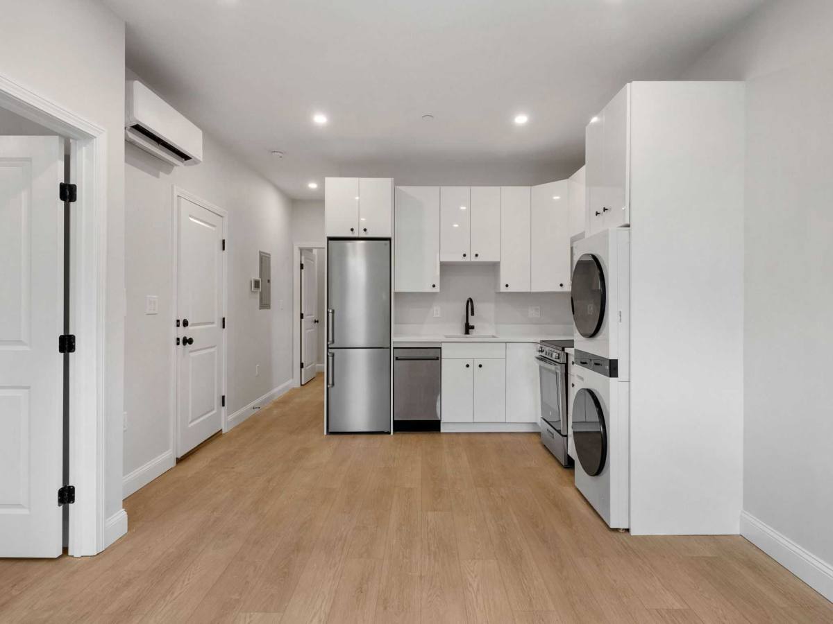 Apartment for rent at 176 Salem St, Boston, MA 02113