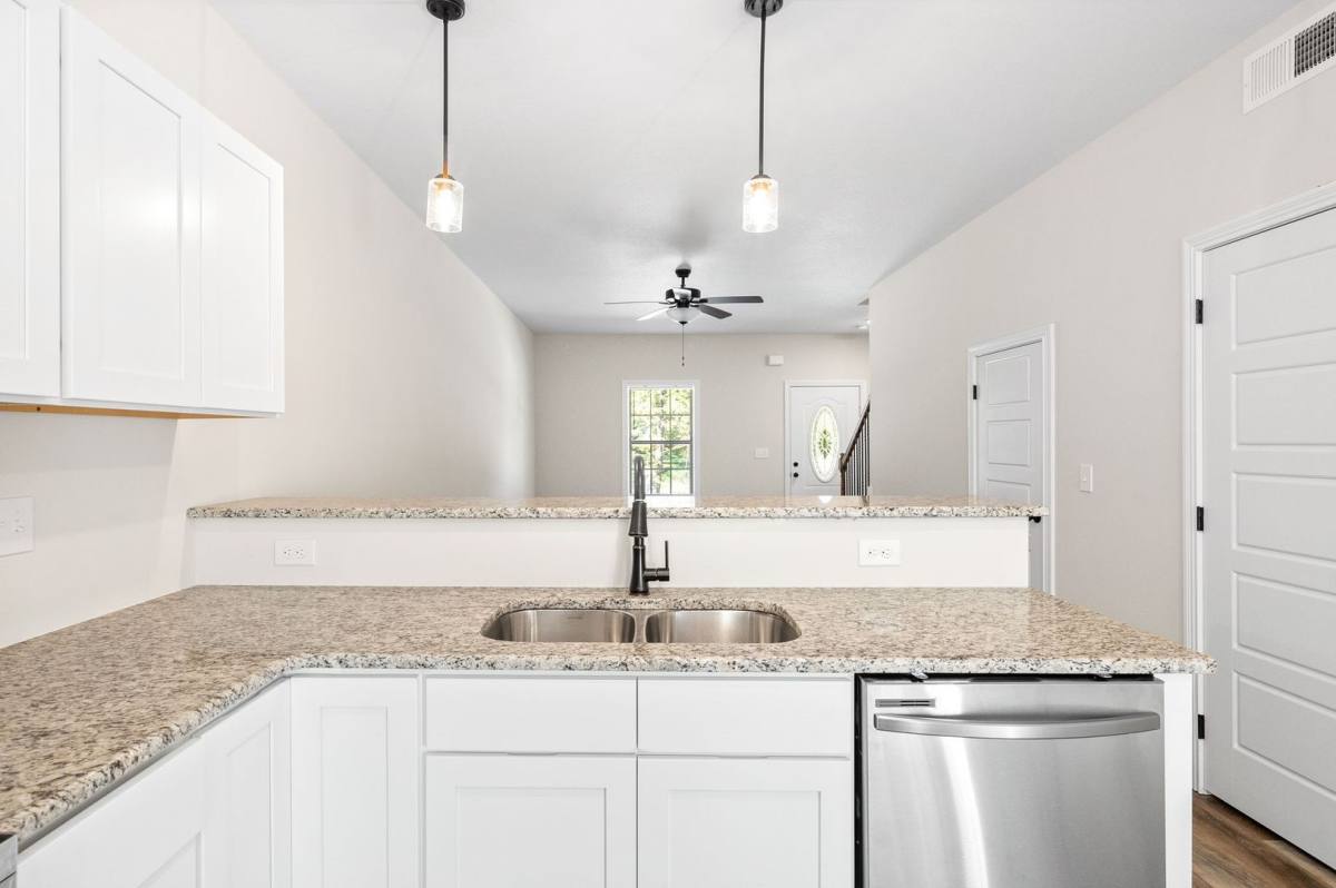 Apartment for rent at 441 Oak St, Clarksville, TN 37042