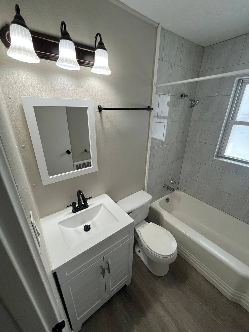 Apartment for rent at 1660 St Joseph Blvd, Fort Wayne, IN 46805