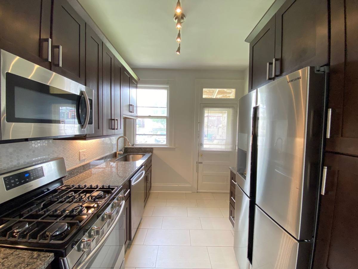 Apartment for rent at 64 W Greenwood Ave, Columbus, OH 43201