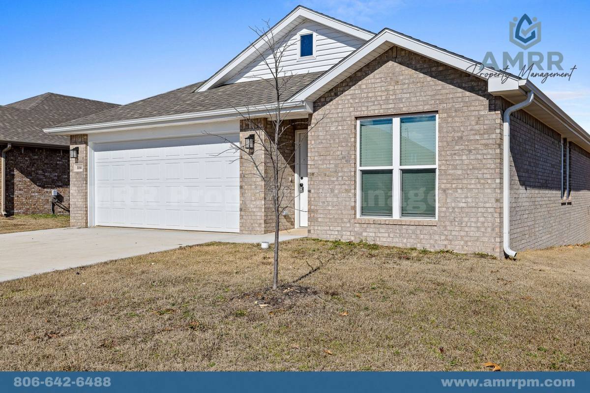 House for rent at 1104 SW 3rd Ave, Gentry, AR 72734