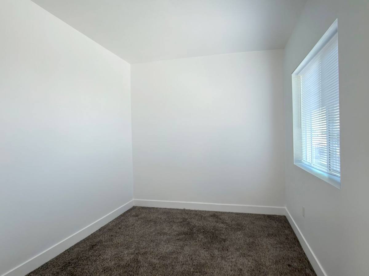 Apartment for rent at 1491 Atlantic Ave, Long Beach, CA 90813