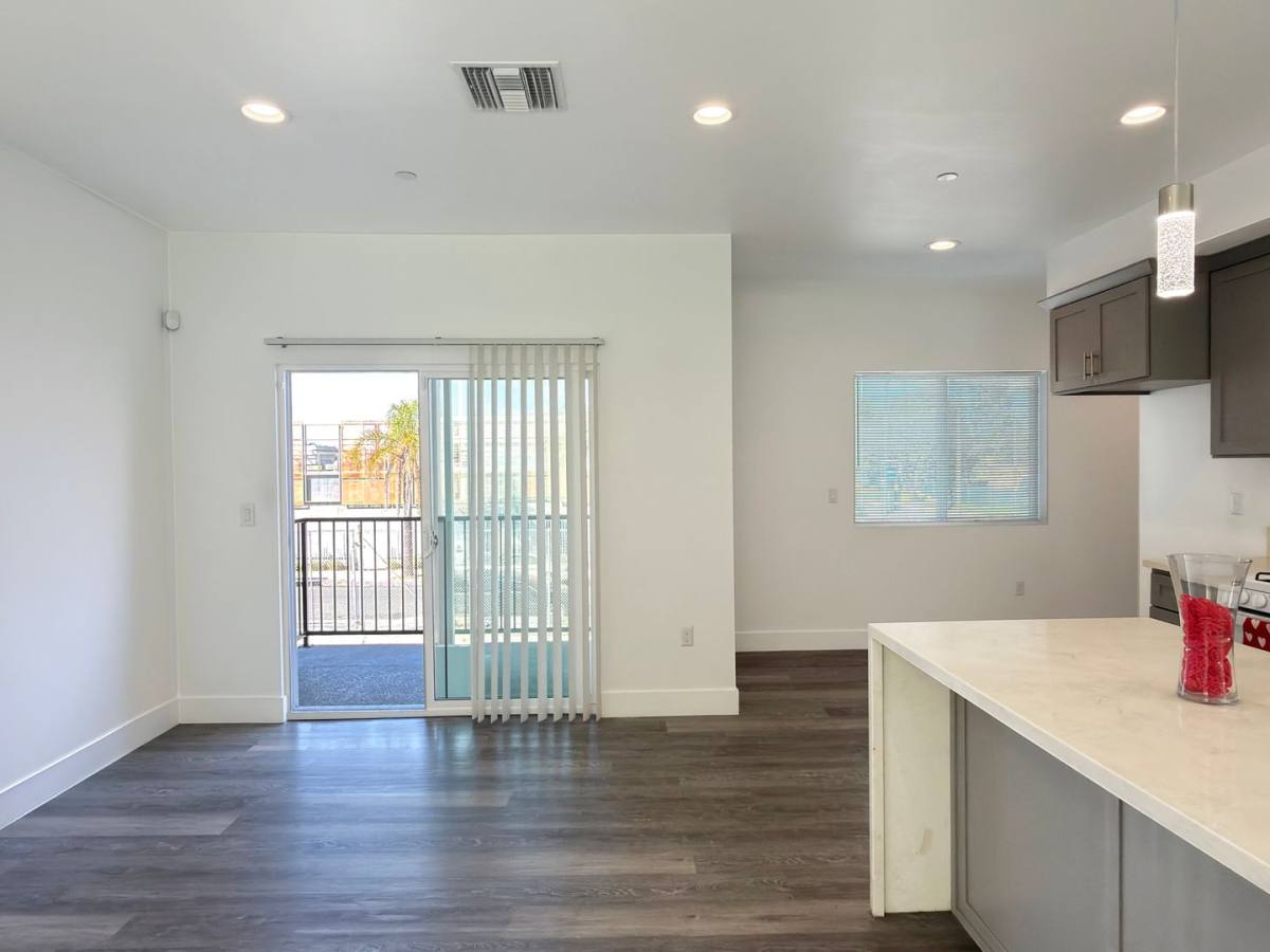 Apartment for rent at 1491 Atlantic Ave, Long Beach, CA 90813