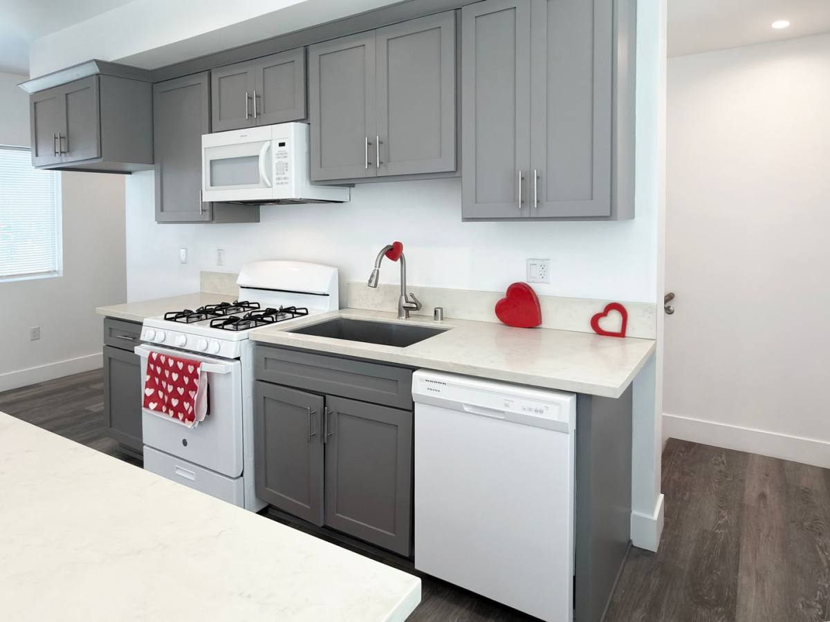 Apartment for rent at 1491 Atlantic Ave, Long Beach, CA 90813