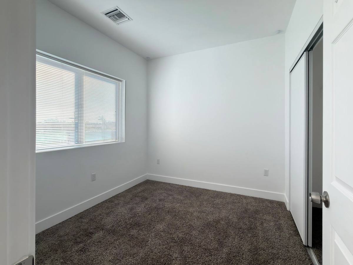 Apartment for rent at 1491 Atlantic Ave, Long Beach, CA 90813