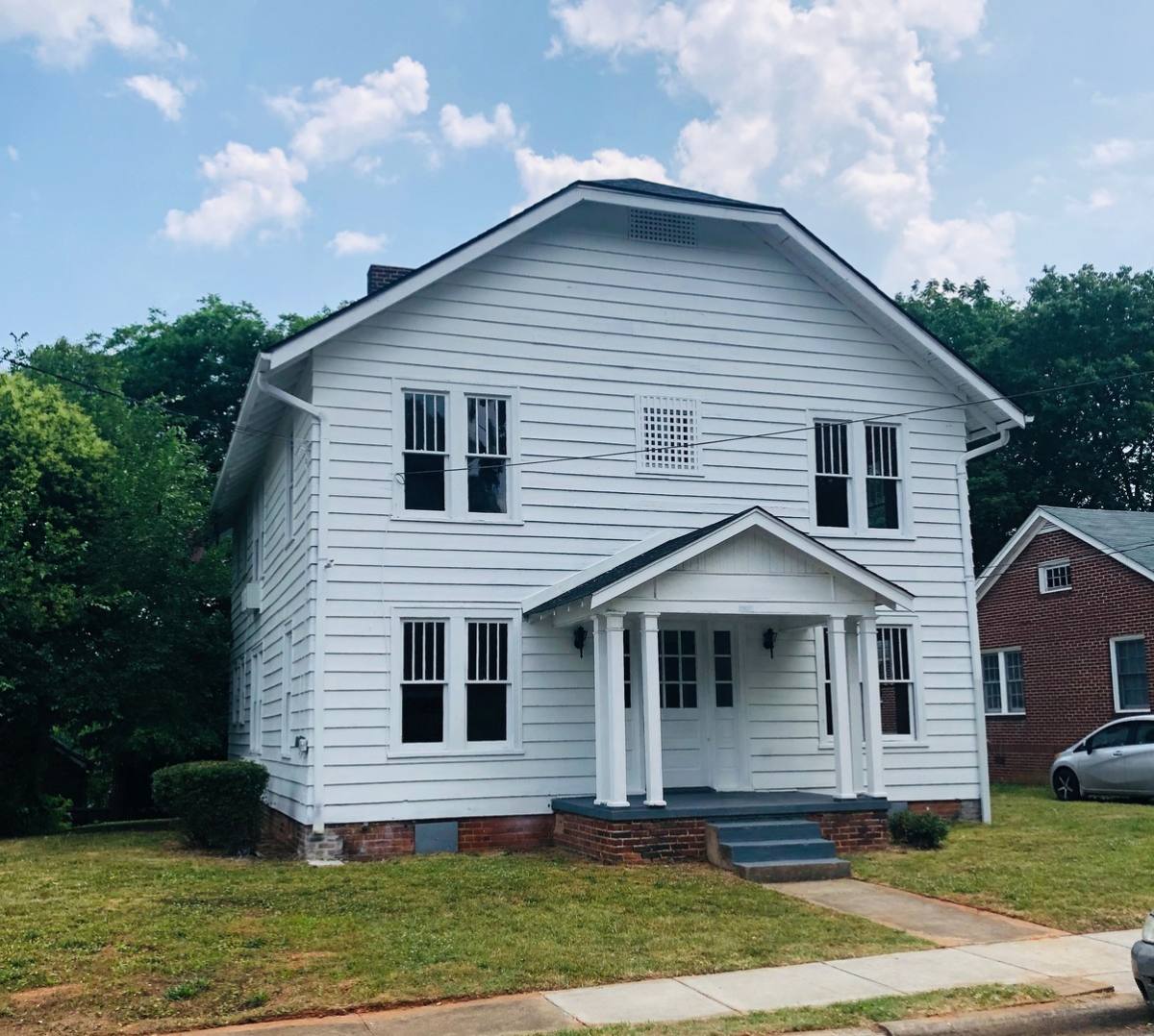 Apartment for rent at 127 W Summit Ave, Burlington, NC 27215