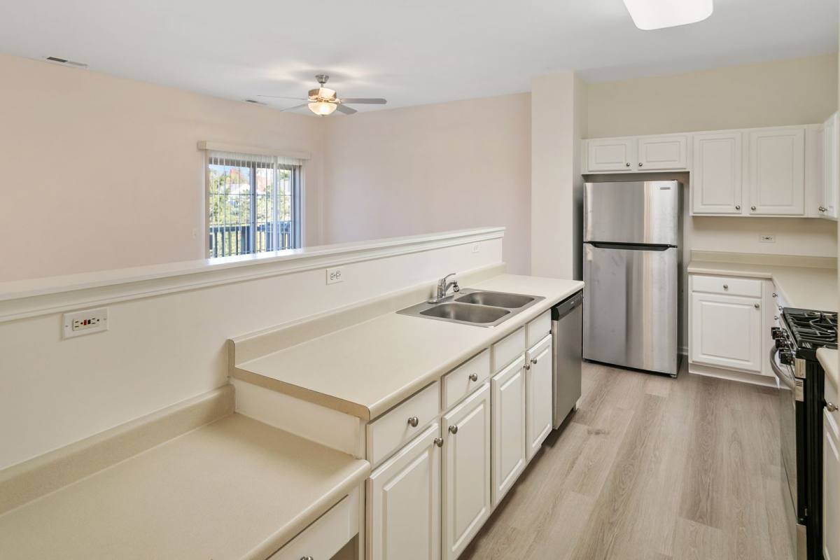 Townhouse for rent at 1137 Mount Vernon Dr, Grayslake, IL 60030