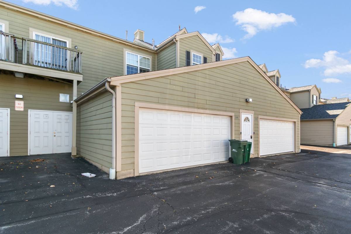 Townhouse for rent at 1137 Mount Vernon Dr, Grayslake, IL 60030