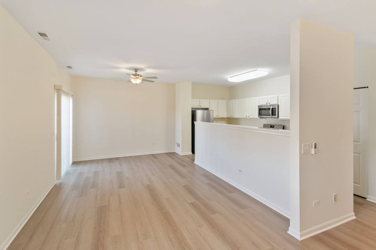 Townhouse for rent at 1137 Mount Vernon Dr, Grayslake, IL 60030
