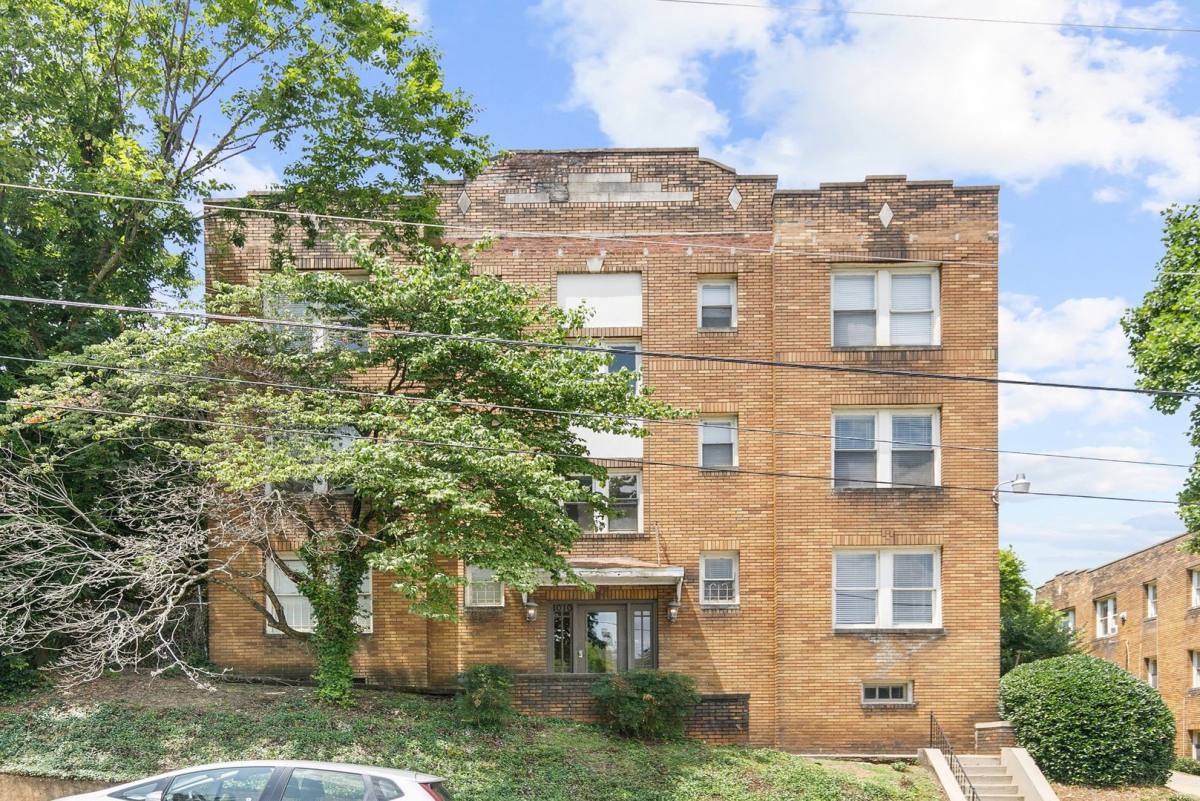 Townhouse for rent at 1000-1010 18th St S, Birmingham, AL 35205