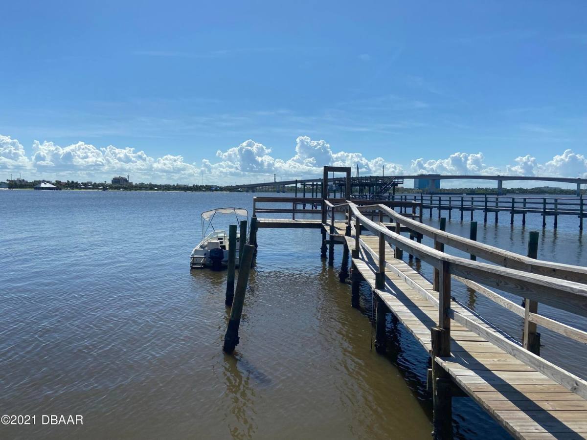 Condo for rent at 900 S Peninsula Dr, Daytona Beach, FL 32118