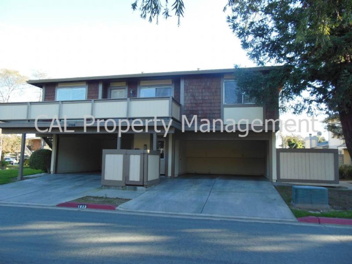 Condo for rent at 1823-4 Cherokee Dr, Salinas, CA 93906
