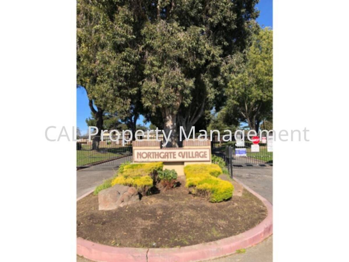 Condo for rent at 1823-4 Cherokee Dr, Salinas, CA 93906