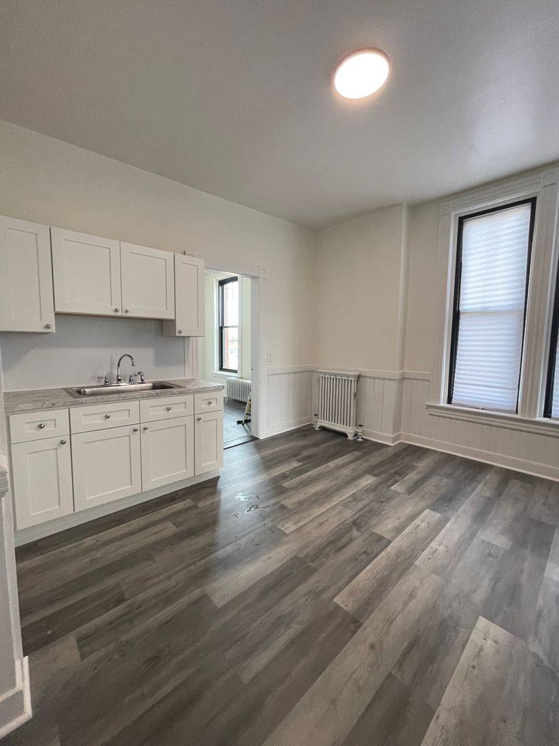 Apartment for rent at 123 High St, Clinton, MA 01510