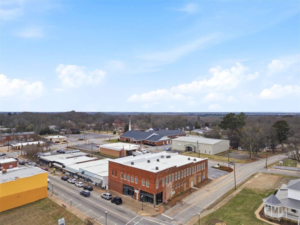 Apartment for rent at 5365 N Main St, Cowpens, SC 29330