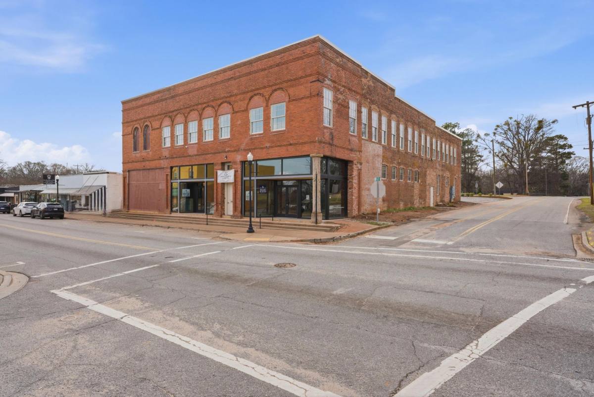 Apartment for rent at 5365 N Main St, Cowpens, SC 29330