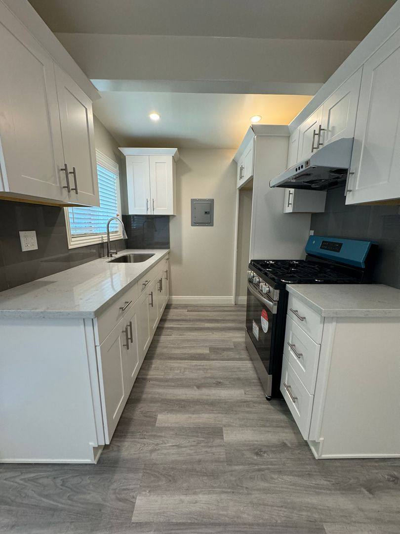 Apartment for rent at 1027 S Atlantic Blvd, Alhambra, CA 91803