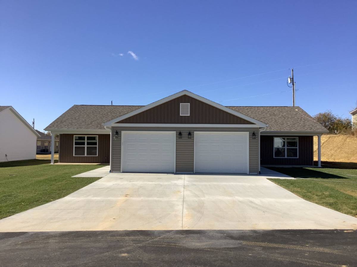 Apartment for rent at 879 881 Highland Point Dr, Jackson, MO 63755