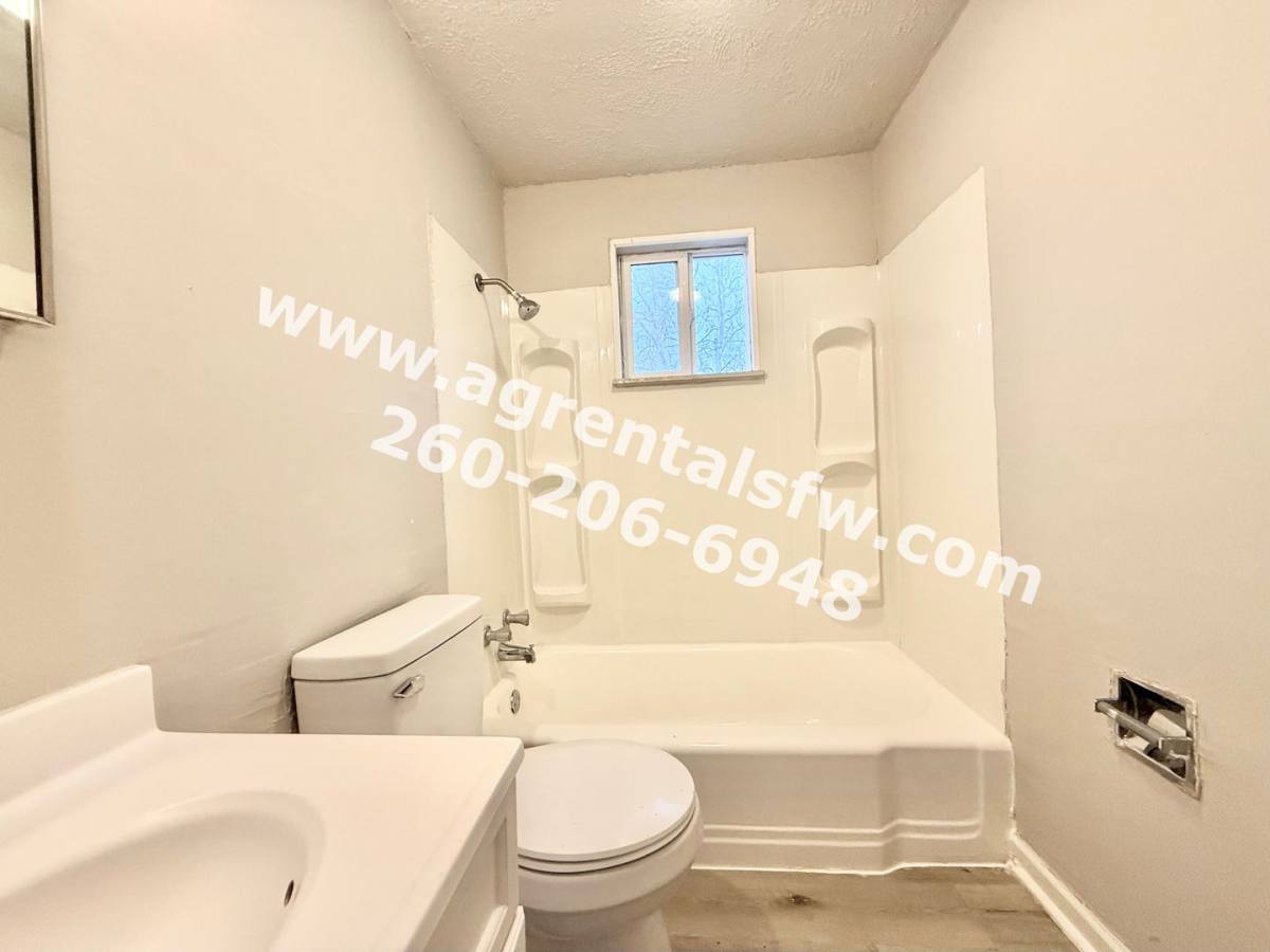4917 Northcrest Dr, Fort Wayne, IN 46825 - Apartment for Rent - Image 4