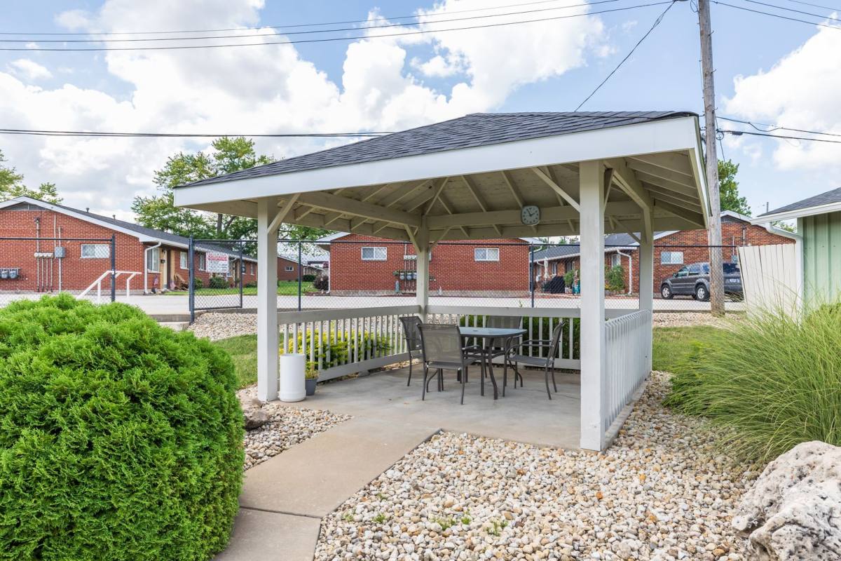 Apartment for rent at 901-996 Broadmoor Lane, Saint Charles, MO 63301