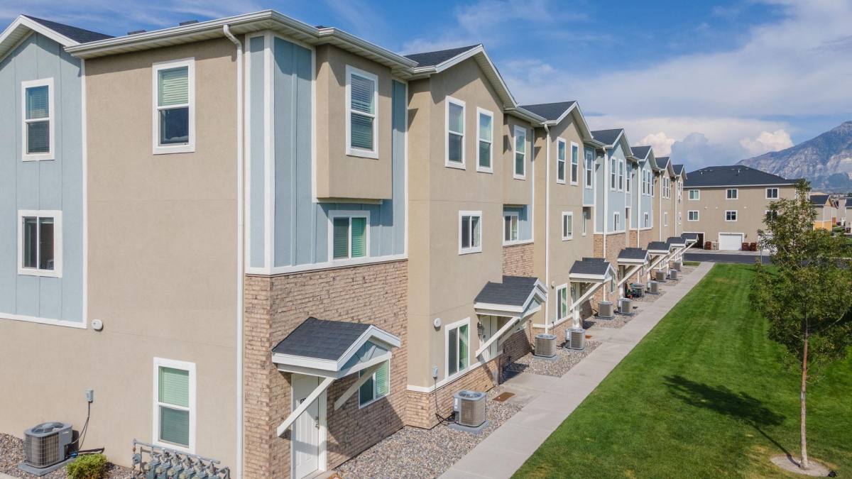 Townhouse for rent at 100 E 630 N, Vineyard, UT 84059