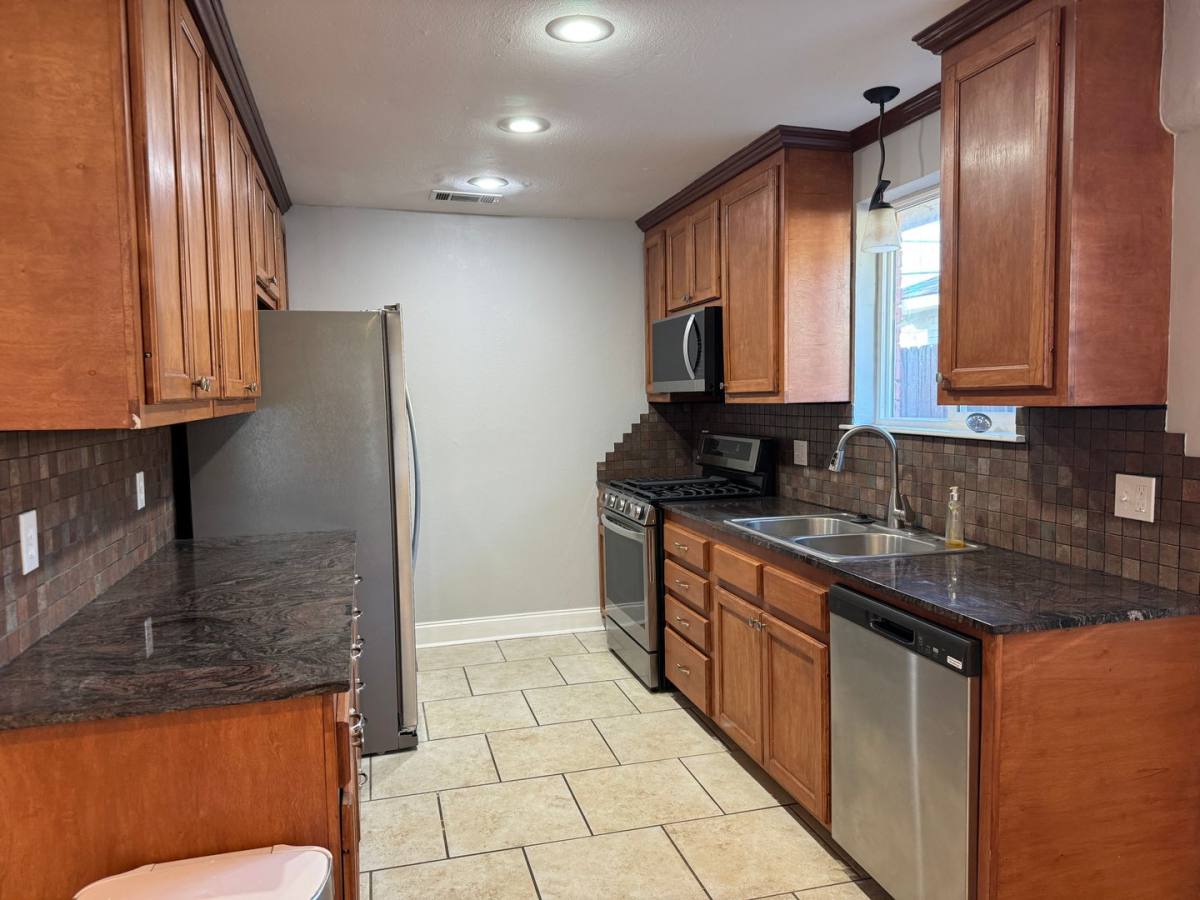 House for rent at 582 Jennifer Jean Dr, Baton Rouge, LA 70808