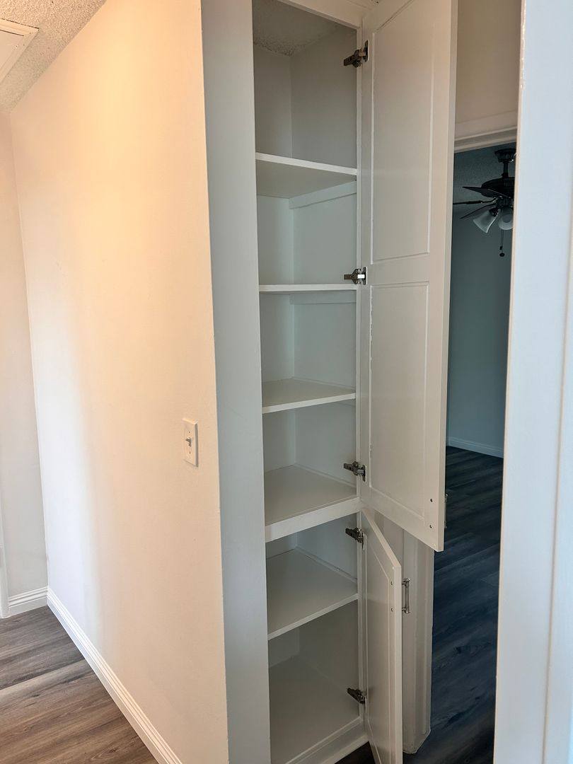 Apartment for rent at 320 Western Ave, Glendale, CA 91201