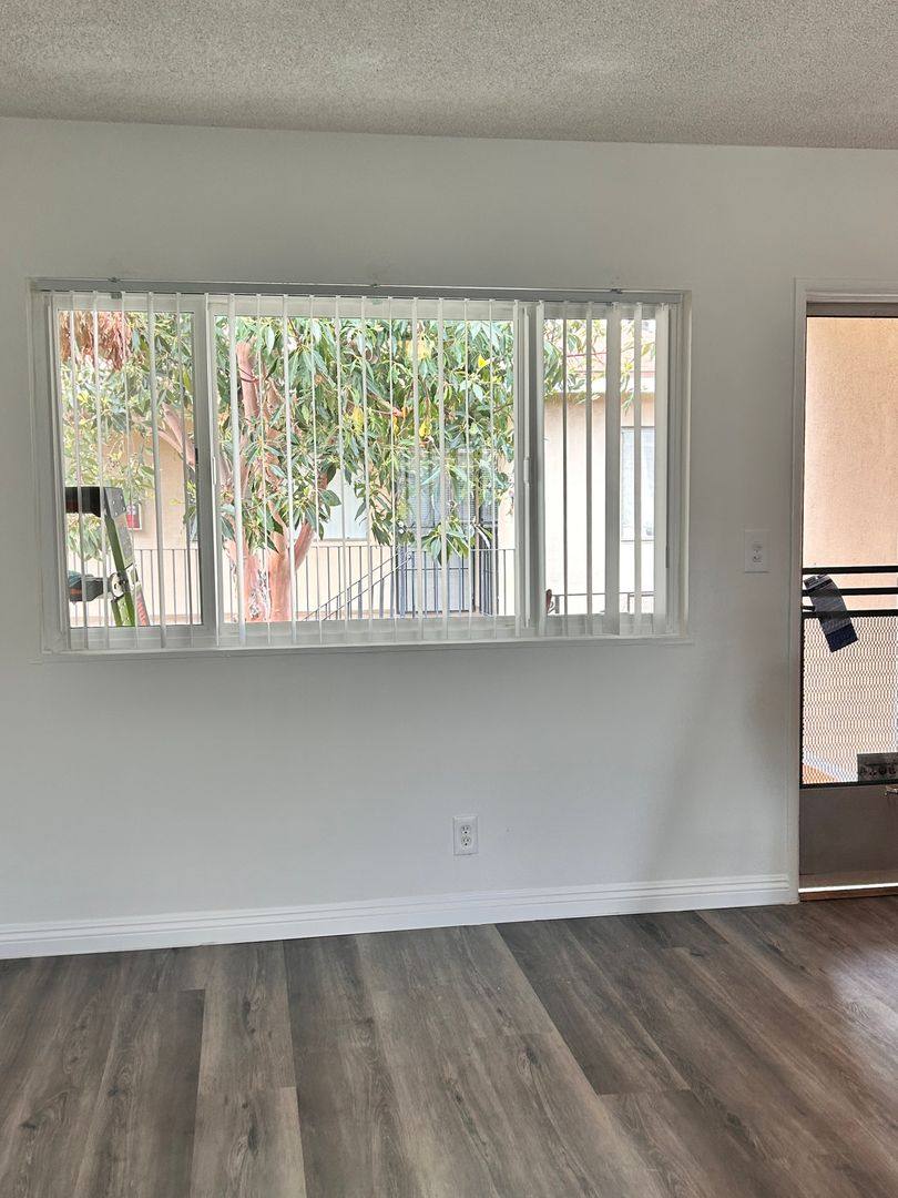 Apartment for rent at 320 Western Ave, Glendale, CA 91201