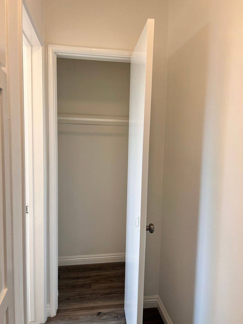 Apartment for rent at 320 Western Ave, Glendale, CA 91201