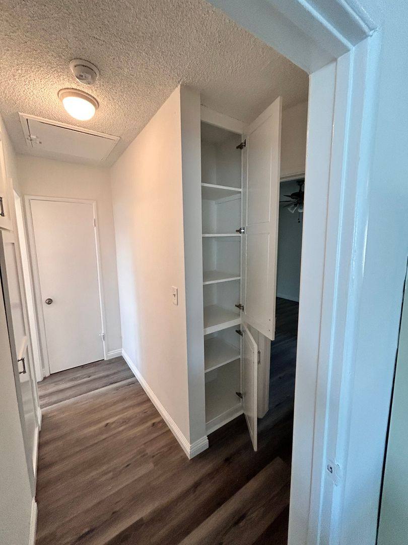 Apartment for rent at 320 Western Ave, Glendale, CA 91201