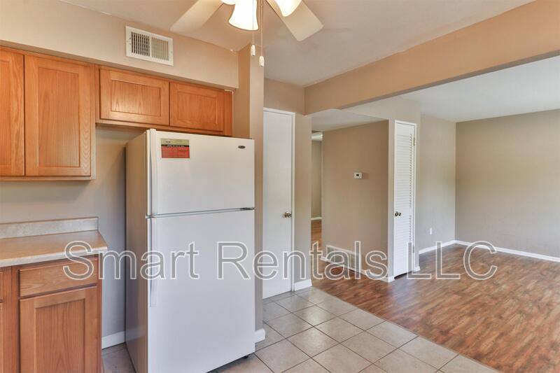 Apartment for rent at 471 S Holmes - B, Saint Louis, MO 63122