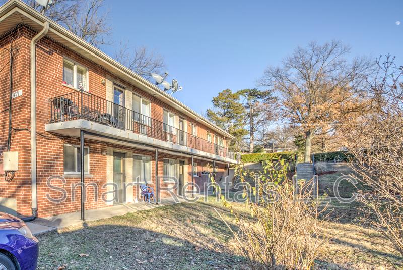 Apartment for rent at 471 S Holmes - B, Saint Louis, MO 63122