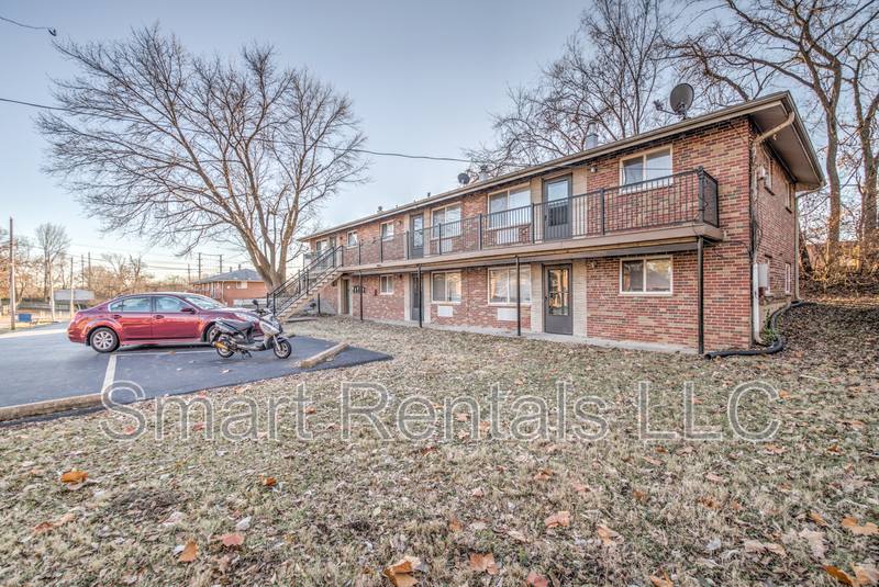 Apartment for rent at 471 S Holmes - B, Saint Louis, MO 63122
