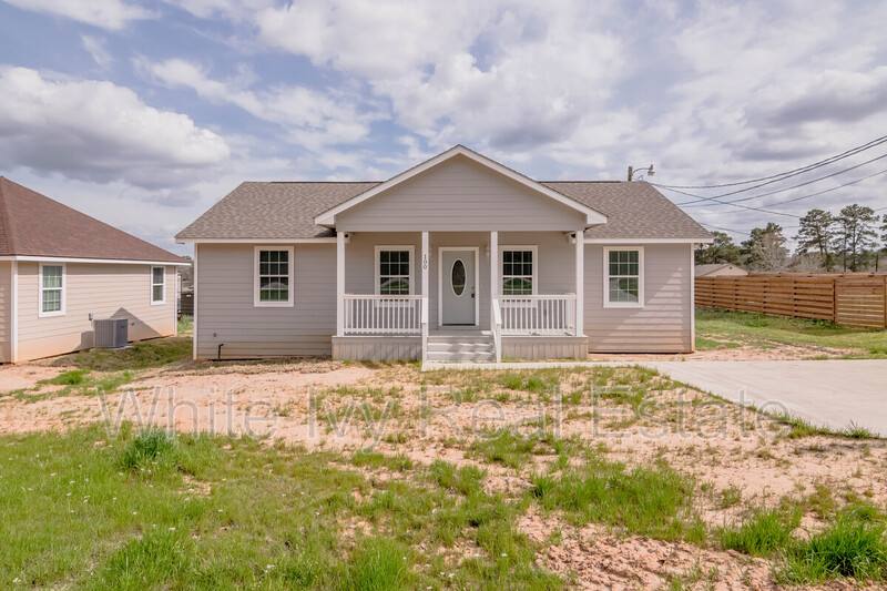 House for rent at 100 Shorewood, Huntsville, TX 77320