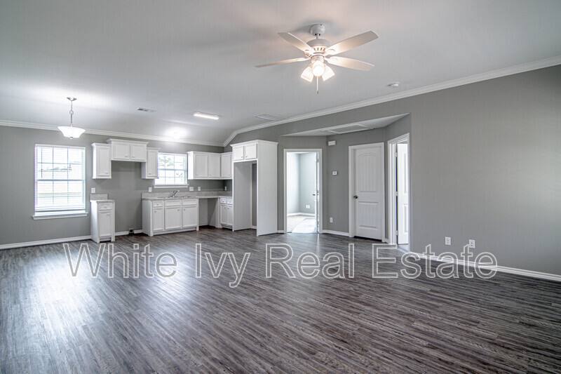 House for rent at 100 Shorewood, Huntsville, TX 77320