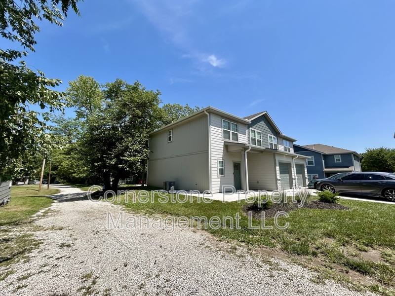 Apartment for rent at 33065 W 82nd St #A, De Soto, KS 66018