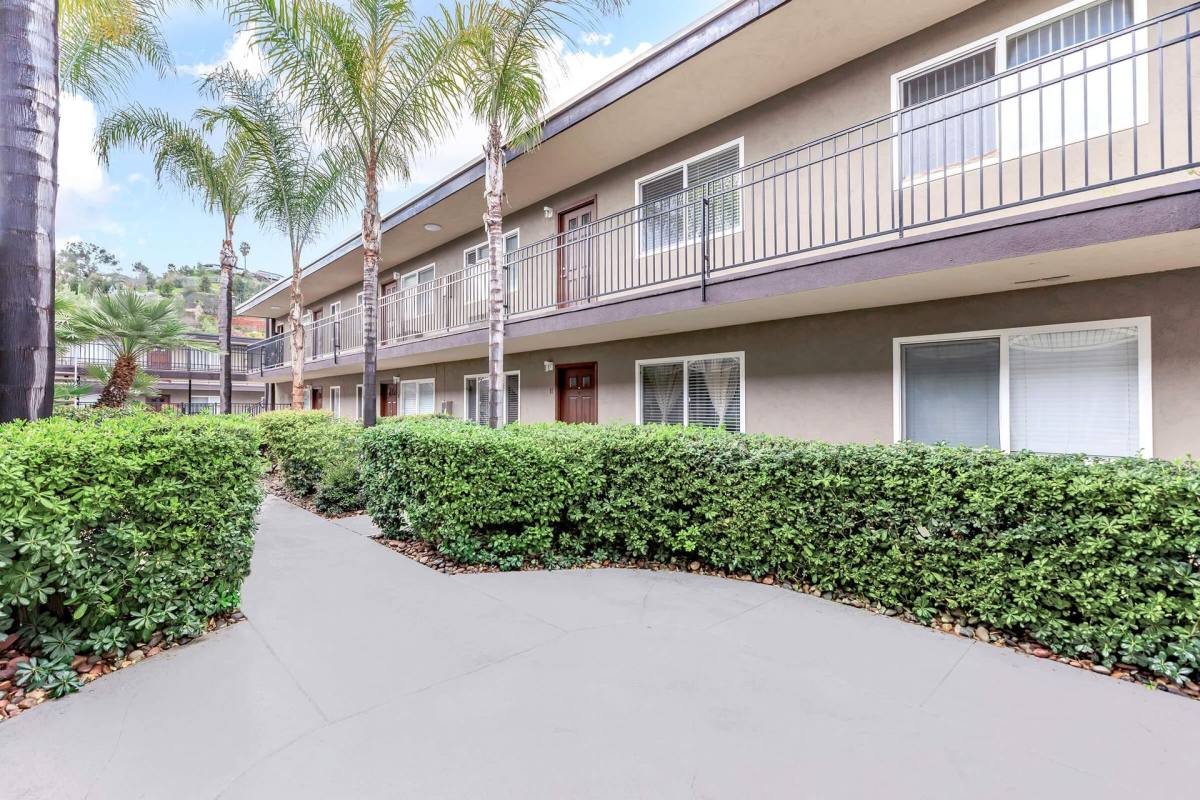 Apartment for rent at 1121 E Washington Ave, El Cajon, CA 92019