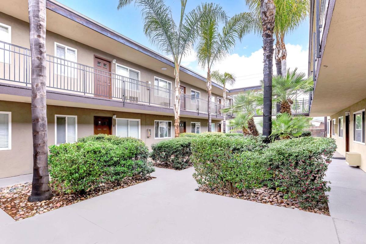 Apartment for rent at 1121 E Washington Ave, El Cajon, CA 92019
