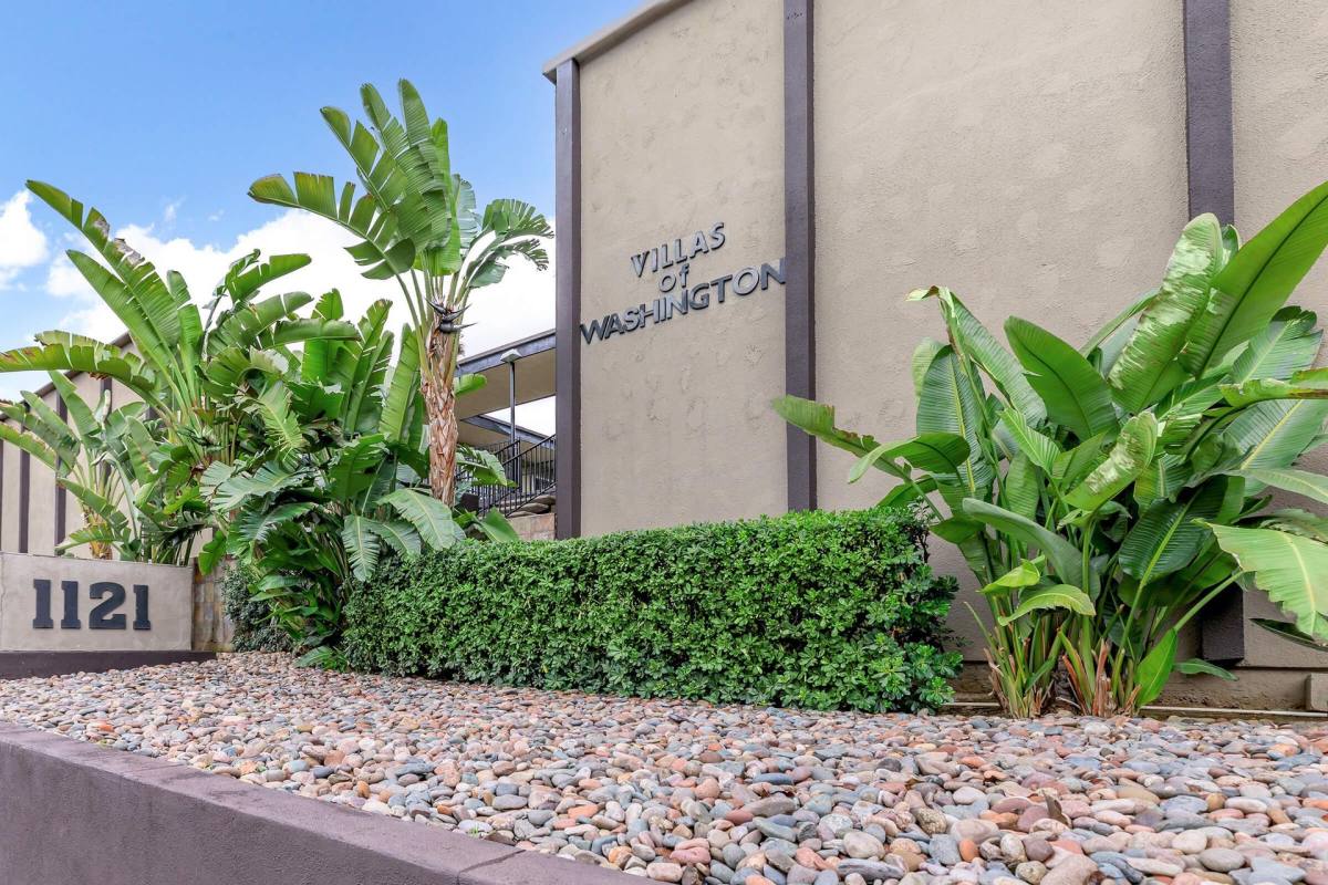 Apartment for rent at 1121 E Washington Ave, El Cajon, CA 92019