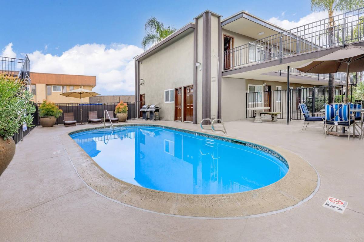Apartment for rent at 1121 E Washington Ave, El Cajon, CA 92019