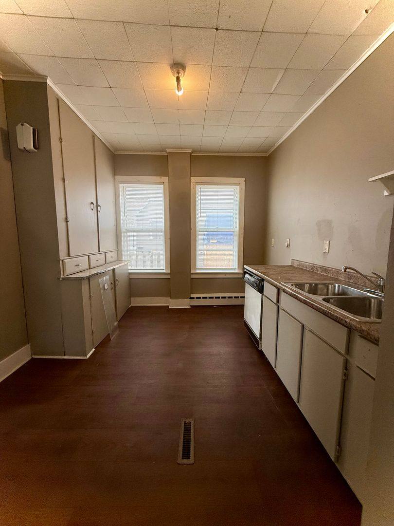 Apartment for rent at 171 Spring St, Gloversville, NY 12078