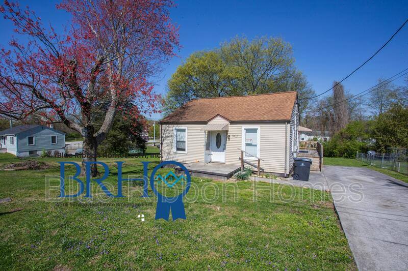 House for rent at 3213 Shields Ave, Knoxville, TN 37914