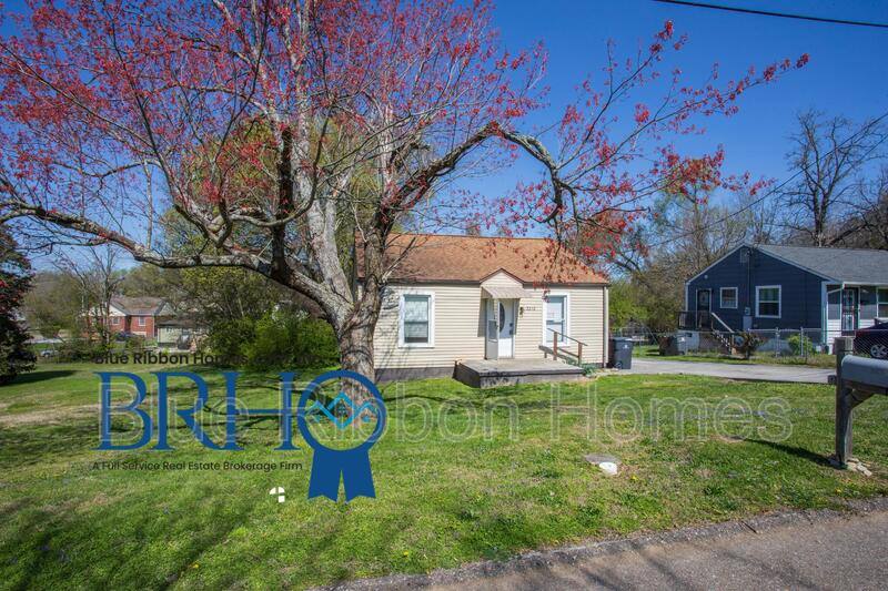 House for rent at 3213 Shields Ave, Knoxville, TN 37914