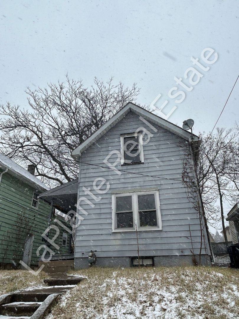 House for rent at 1804 Bigelow St, Toledo, OH 43613