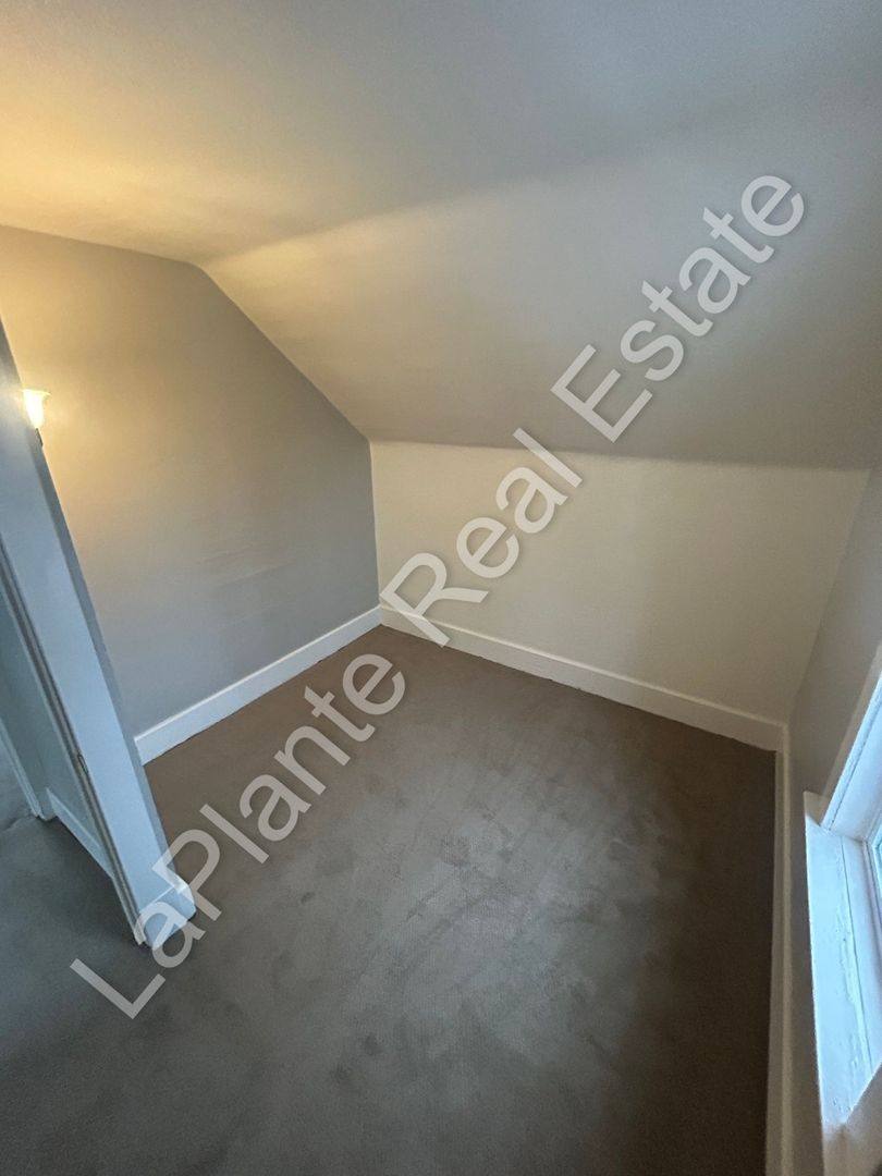 House for rent at 1804 Bigelow St, Toledo, OH 43613