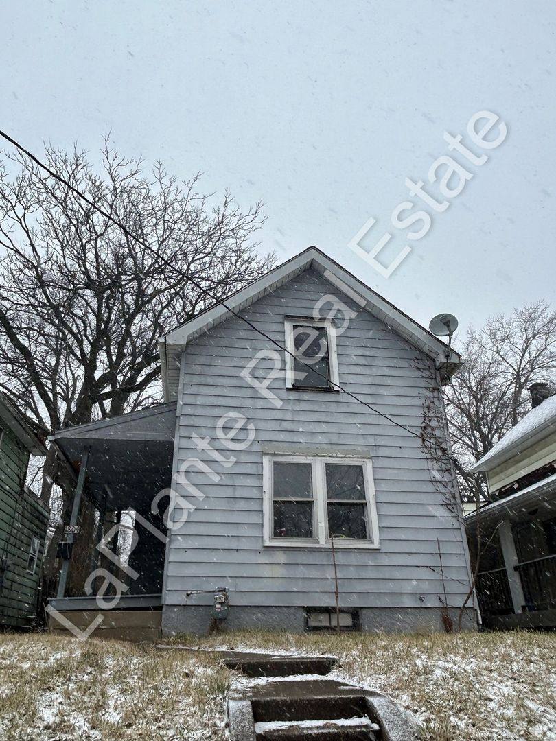House for rent at 1804 Bigelow St, Toledo, OH 43613